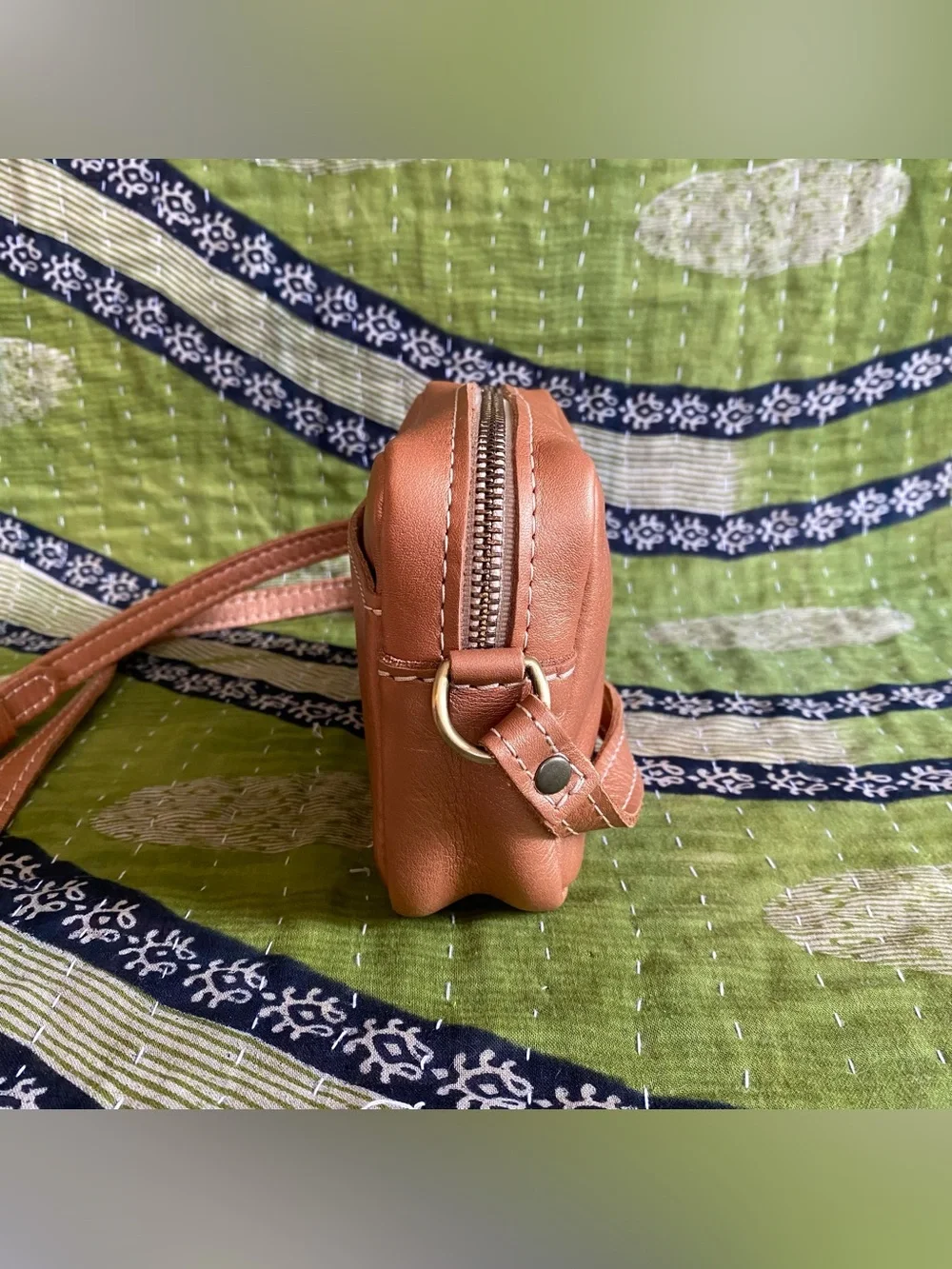 Portland Leather Goods Havana Small Leather Camera Crossbody Bag - Retired - Picture 3 of 16